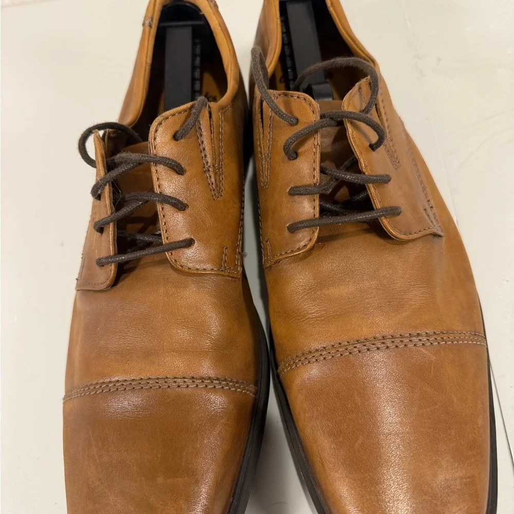 Clarks‎ Men's Tan Leather Oxfords